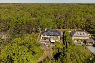 Exclusieve familievilla met zwembad aan de Kesselse Heide. Op een uitzonderlijke locatie tegenover de prachtige Kesselse Heide bevindt zich deze...