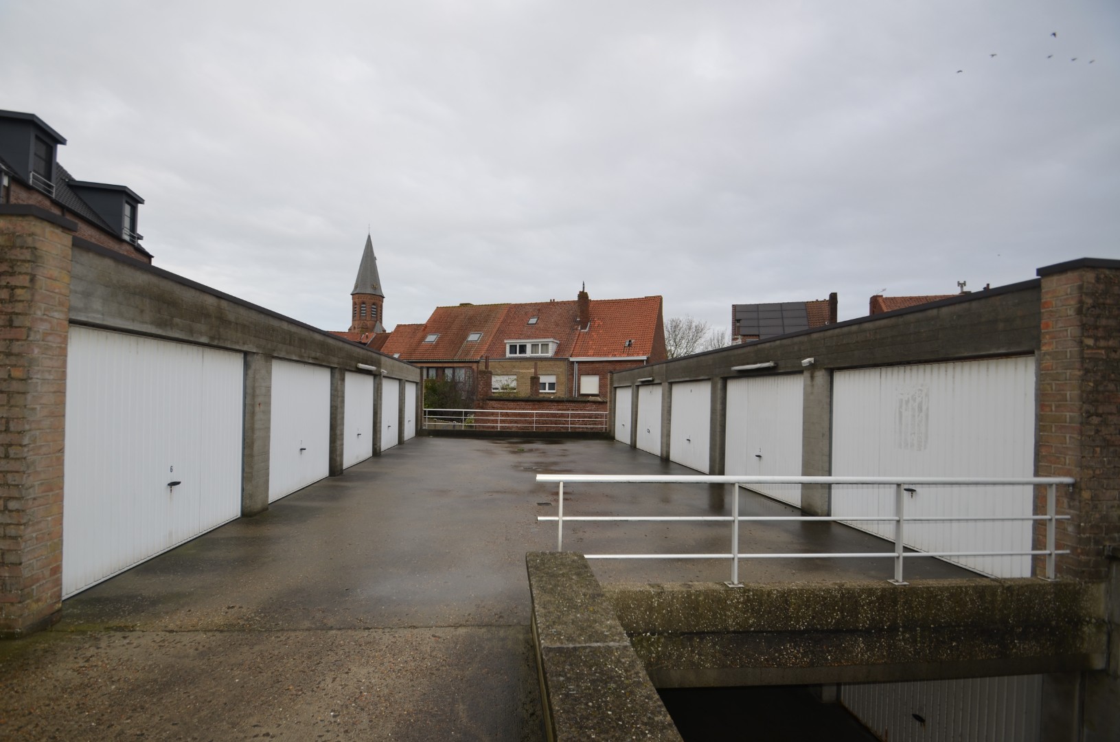Vlot toegankelijke garagebox op het gelijkvloers in het dorp van Zeebrugge - foto 3