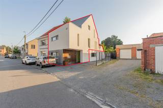 Op zoek naar ruimte, comfort en een rustige woonomgeving? Deze verrassend ruime en instapklare triplexwoning/appartement combineert het gevoel van...