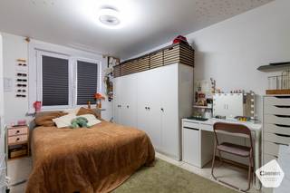 Cette propriété à revenu, composée de 3 entités distinctes, bénéficie d'un emplacement exceptionnel et très recherché dans la Vrijheidsstraat,...