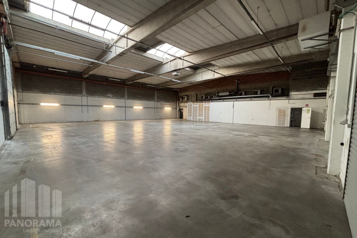 1,152 m² warehouse with 288 m² offices - photo 4