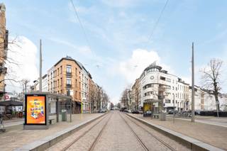 Indeling:In de rustige Pacificatiestraat bevindt zich deze te renoveren, karaktervolle woning met een totale oppervlakte van circa 240 m², verdeeld...