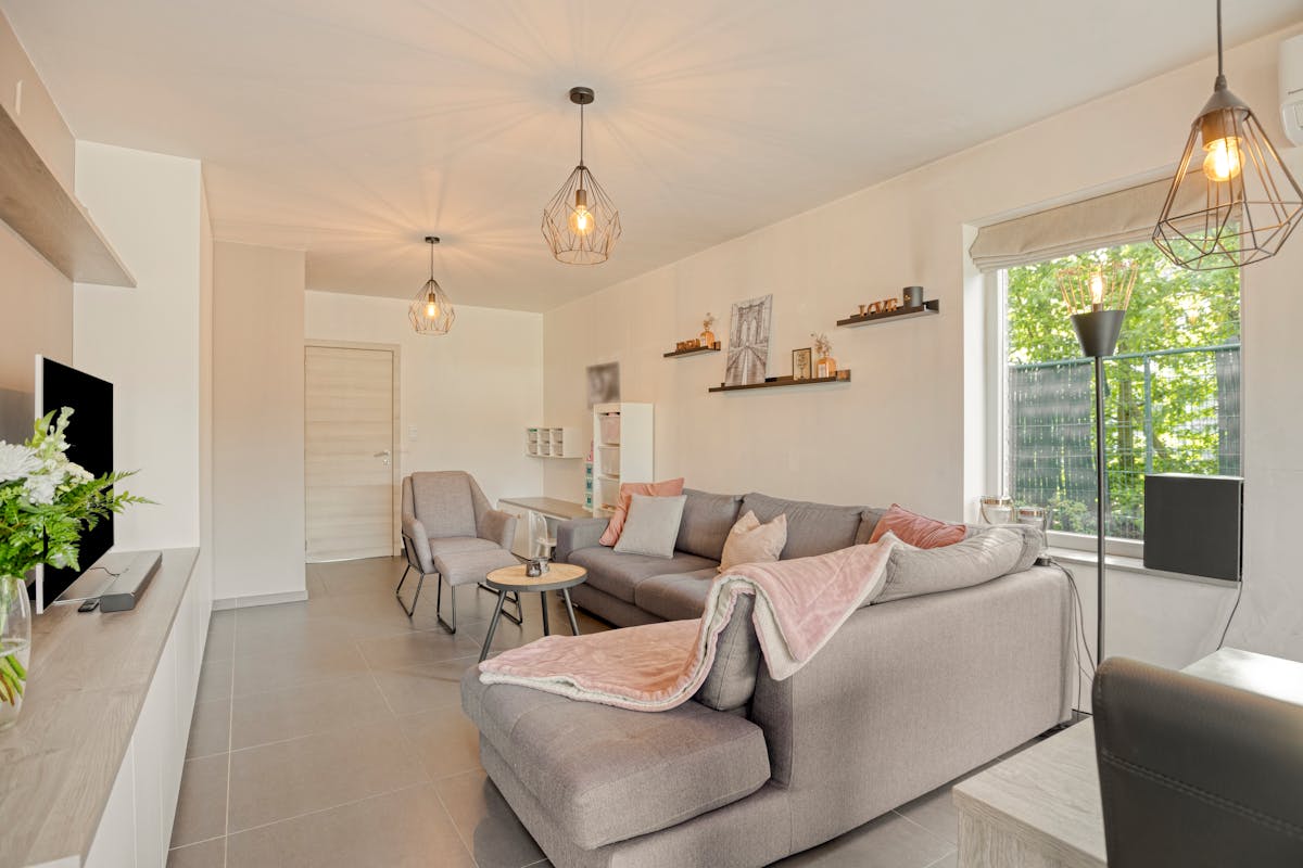 Halfopen huis te koop in Ieper met 3 kamers, garage en tuin - foto 4