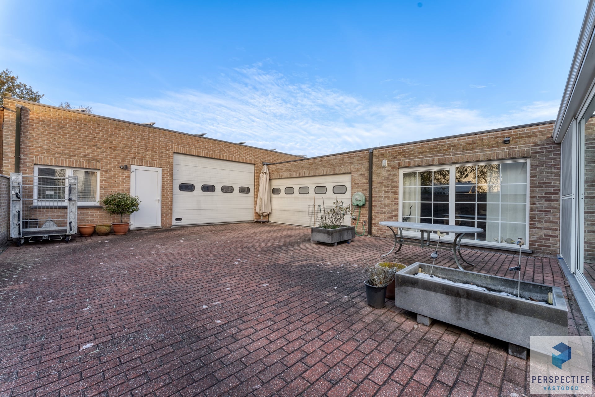 Statige, ruime villa met loods en ingerichte studio in een rustige omgeving - foto 4