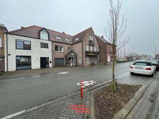 In hartje Moerbrugge vinden we dit zeer gezellige appartement terug. Het is centraal gelegen wat ervoor zorgt dat alles dichtbij te vinden is,...