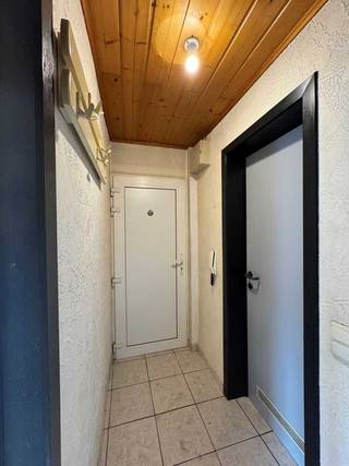 Gezellig appartement te Dessel bestaande uit: leefruimte, keuken, 1 slaapkamer en badkamer met wastafel en douche.<br /><br />Gelegen in het centrum van Dessel.<br /><br />Huurprijs = € 550/m (geen gemeenschappelijke kosten).<br /><br />Onmiddelijk beschikbaar!<br /><br />Contacteer ons kantoor voor meer info of een bezoek ter plaatse via 0470/883.731 of mail info@immo-b.be!