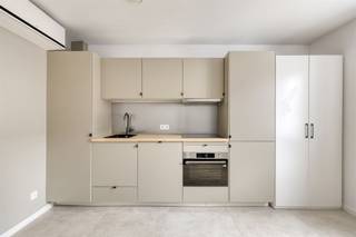 **Alle informatie op www.connect-immo.be**Op een steenworp van het centrum van Leuven kan je dit opbrengstpand met 5 vernieuwde studio's terugvinden...
