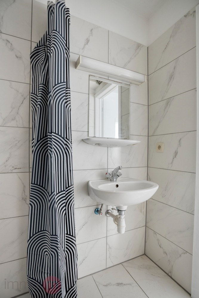 Volledig vernieuwde, instapklare studio in hartje Leuven met afgesloten garagebox – rustig gelegen pareltje! - photo 5