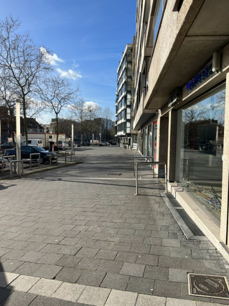 Commercieel pand van 180m² gelegen in het centrum van Genk, tegenover Shopping1. - foto 2
