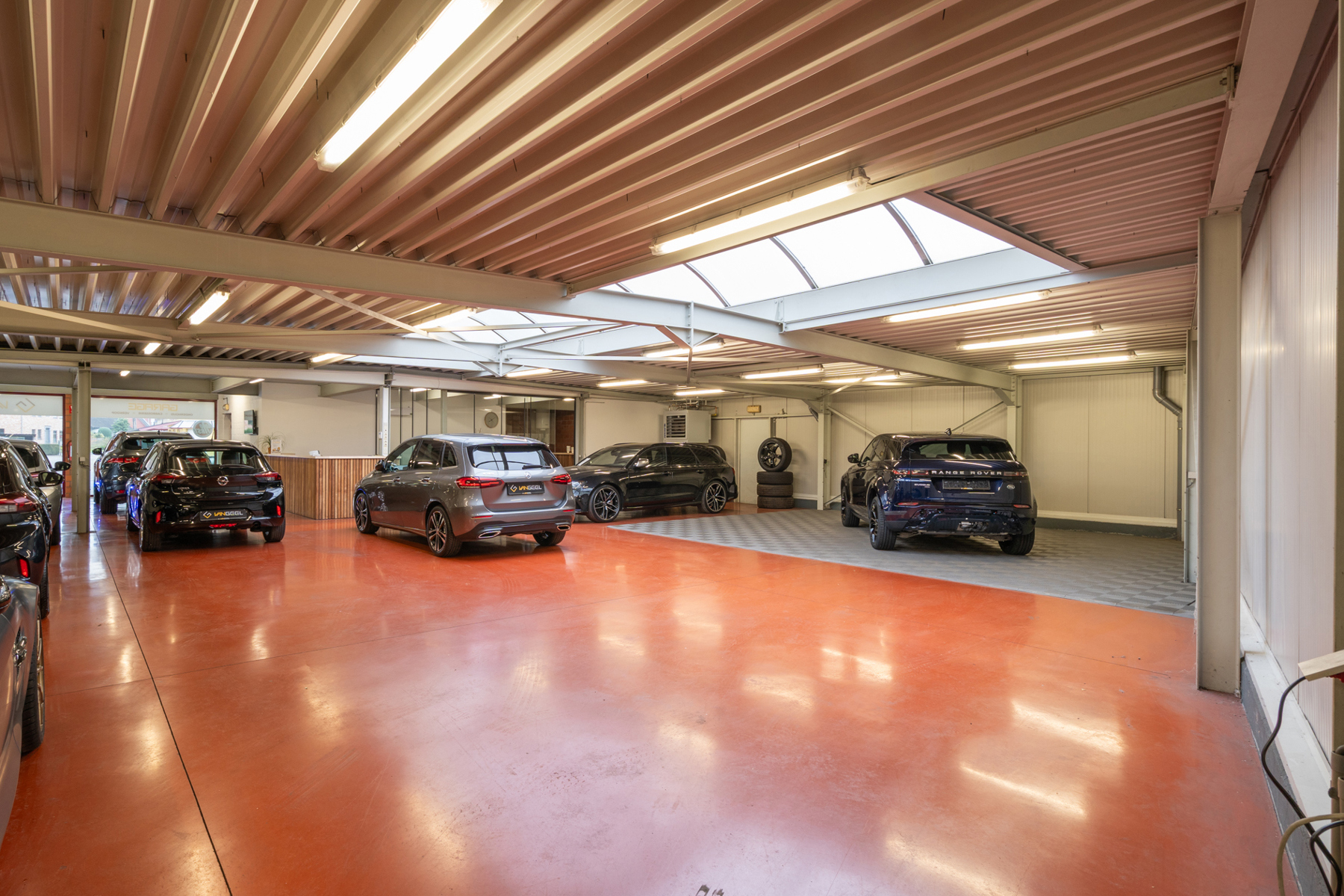 GELIJKVLOERS HANDELPAND MET MAGAZIJN - foto 5