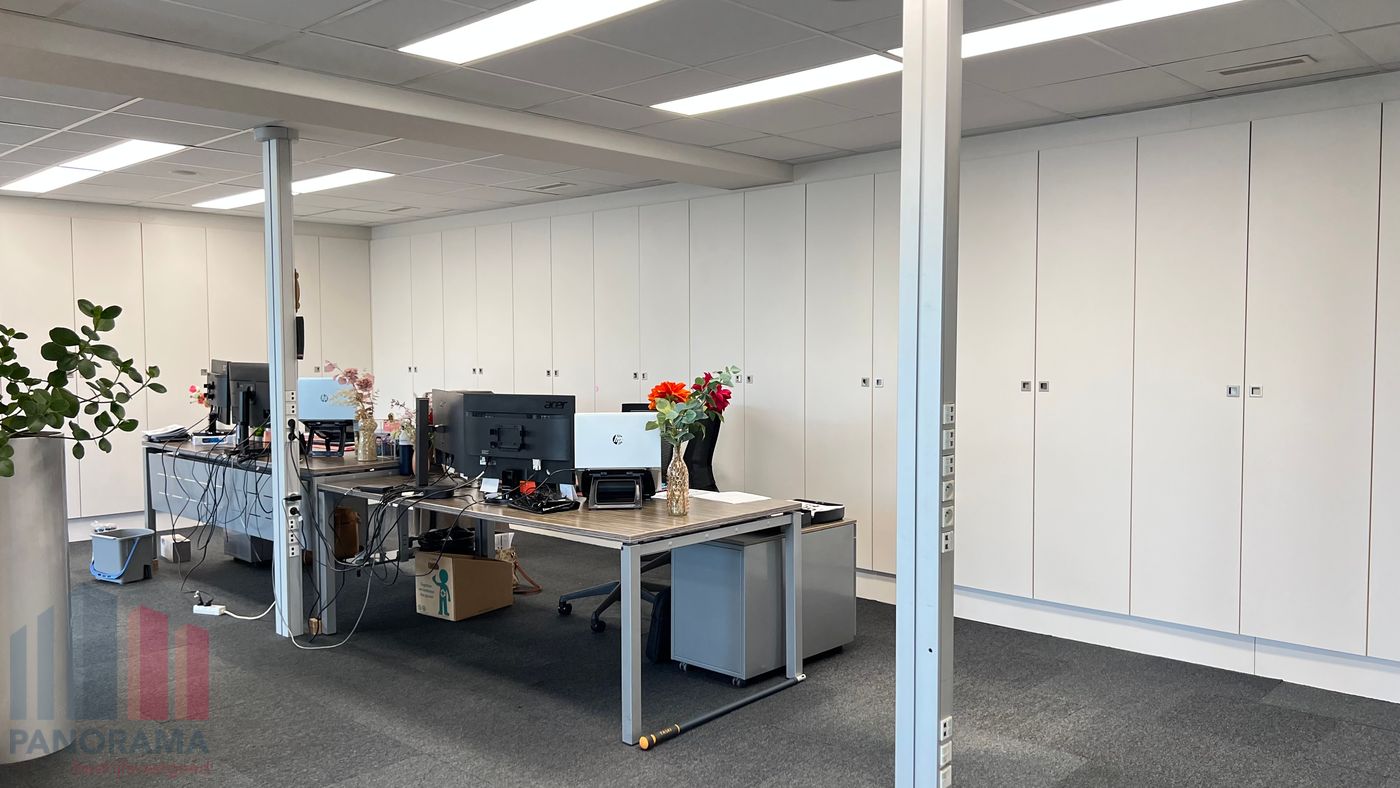 2.000 m² bedrijfsgebouw met magazijn, showroom, kantoren en ruim buitenterrein te huur - foto 5