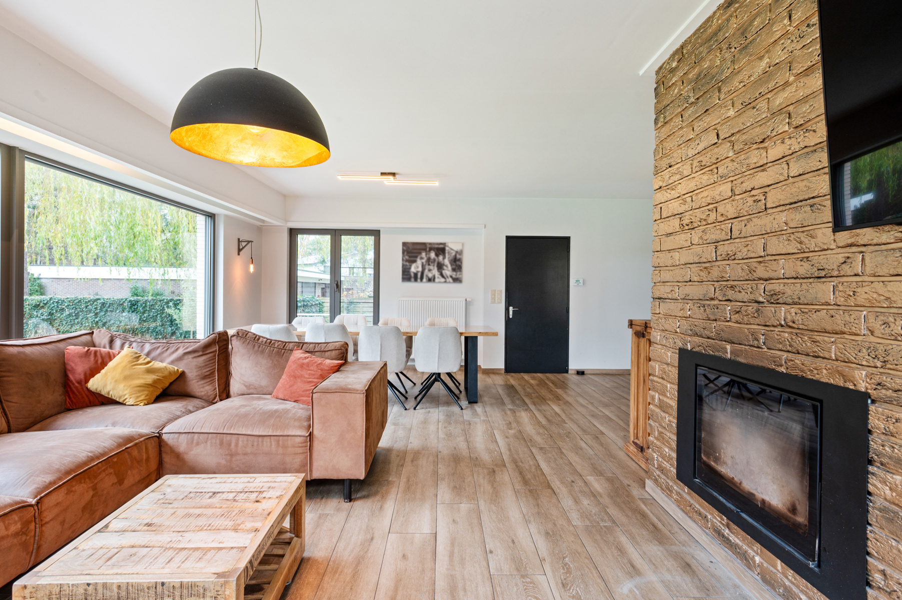 Charmante en gerenoveerde woning op 1.750 m² te Brecht. - foto 5