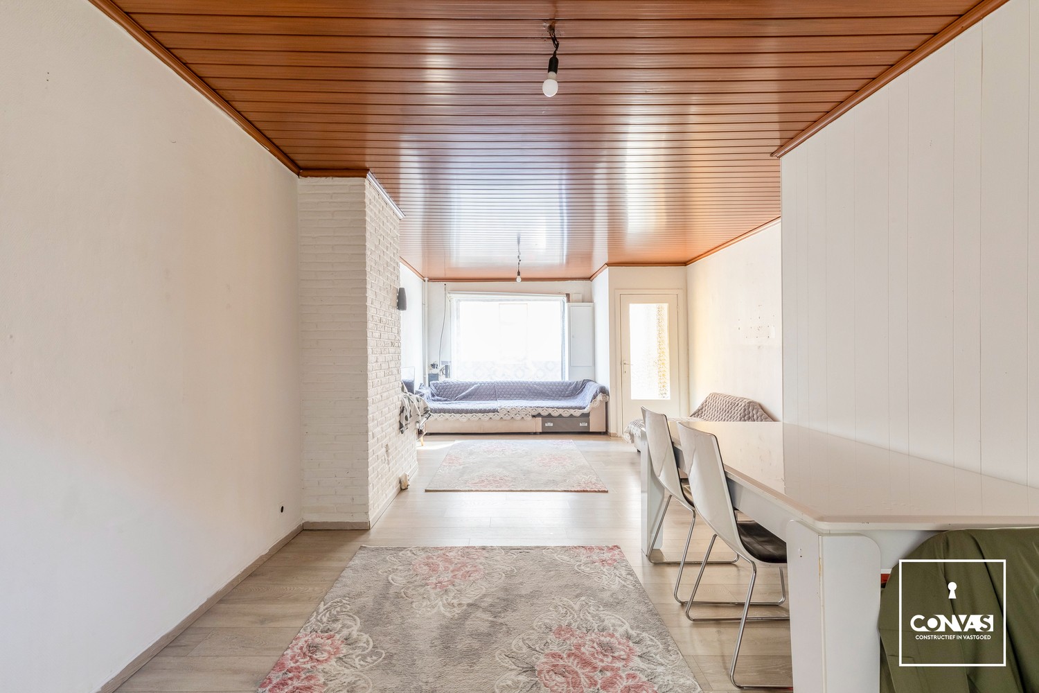 Te renoveren woning met drie slaapkamers en koer - foto 4