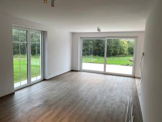 NIEUWBOUW prachtig afgewerkte 3-gevelwoning met grote tuin, ideaal gelegen in een rustige buurt en op 25min van centrum Leuven.Gelijkvloers:...