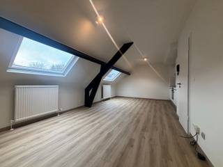 **Onmiddellijk beschikbaar - gerenoveerd flatje!**Dit gerenoveerd flatje kan je terugvinden in de Riddersstraat, nabij Keizersberg, de vernieuwde...