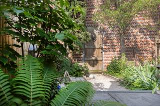 In de www.leopoldstraat2.be in Zwevegem stellen we jou graag deze woning voor.  Een best wel bijzondere art-deco gevel brengt ons ook een...