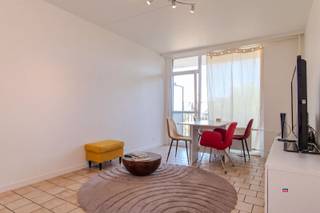 <p><span>HOBOKEN | HOF TER HEIDE | CONVENIENTLY LOCATED APARTMENT WITH ONE BEDROOM AND TERRACE | EPC B | </span></p><p><span>Layout as follows: entrance hall - living room with kitchen - south terrace - night hall with storage room and toilet - 2 bedrooms - bathroom with bath, sink and washer/dryer connection.</span></p><p><span>This apartment is located on the second floor of a well-kept building with elevator. </span></p><p><span>The roof and elevator are compliant. Common costs are 175 EUR (including advance heating and water)</span></p><p><span>Public transport, schools and stores are within walking distance. Very good accessibility to Antwerp center and major highways. </span></p><p><span> </span></p><p><span> </span></p>