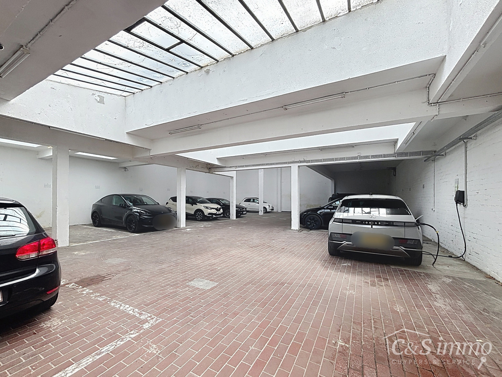 Garage for rent in Antwerp - photo 1
