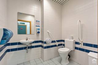 Investeringseigendom bestaande uit handelspand met kelder en leuke stadstuin alsook 2 appartementen op goede locatie in Heverlee. Deze building is...