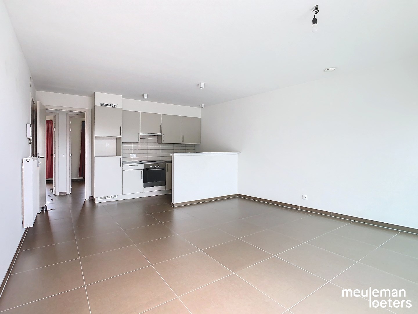 Centraal gelegen appartement met parking - foto 4