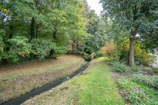 Century21ImmoNero stelt voor: uitstekend gelegen, tussen het gemeentepark en het station van Groenendaal op wandelafstand van winkels en scholen...