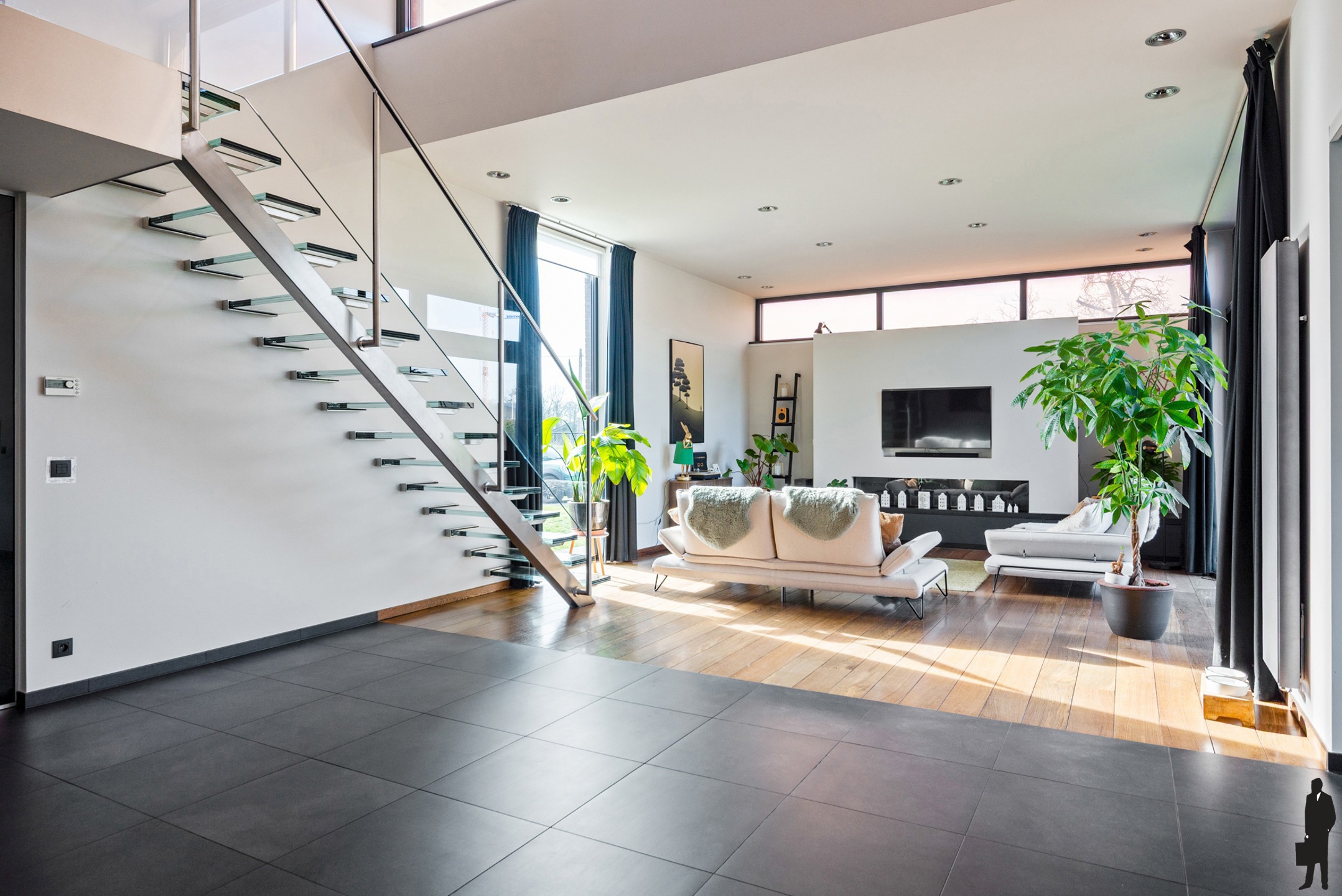 Welgelegen villa met 3 slaapkamers, bureau en prachtige tuin - foto 5