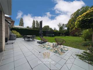 Droomt u van wonen omgeven door een grote tuin met uniek weids uitzicht, maar toch met alle comfort en privacy? Dan is deze vrijstaande villa op...