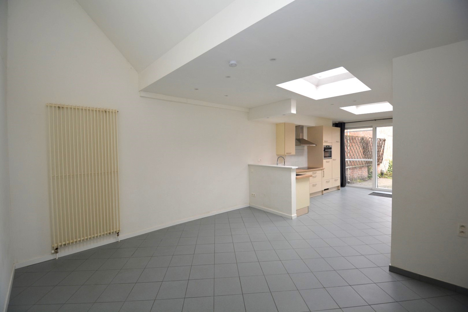 INSTAPKLARE WONING MET 2 SLK EN TUIN! - foto 2