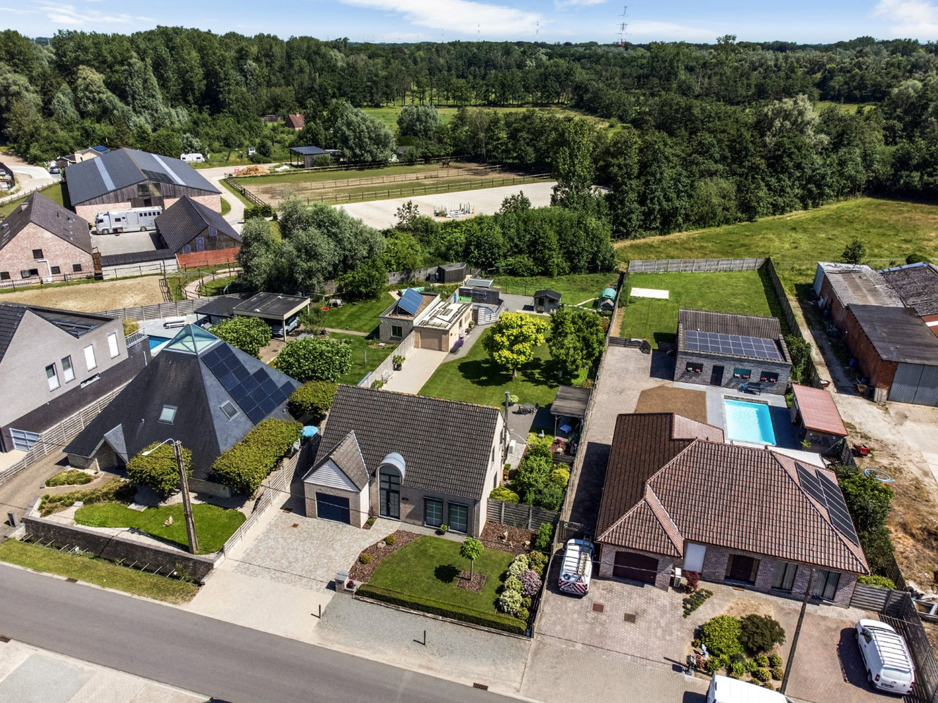 INSTAPKLARE EN ENERGIEZUINIGE WONING OP PERCEEL VAN 1.383 m²! - foto 2