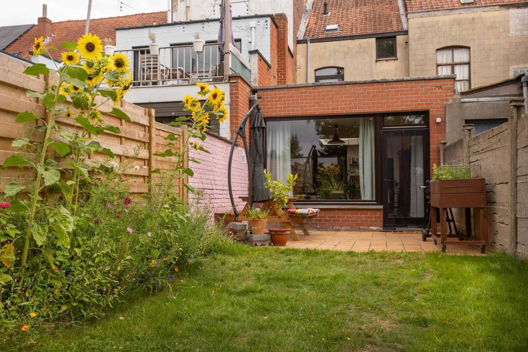 Gezellige woning op goede locatie met 2 slpks en stadstuin - foto 2