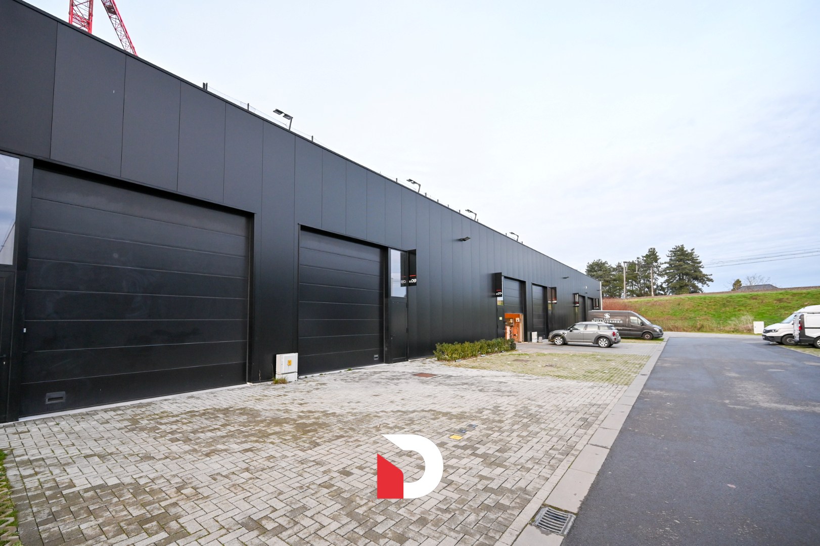 Recente KMO-unit met 2 parkeerplaatsen op toplocatie te Brugge - foto 2