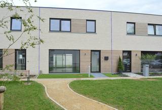 Deze instapklare woning is afgewerkt met uitermate kwalitatieve materialen en werd reeds volledig opgeschilderd. Bovendien geniet de woning een...