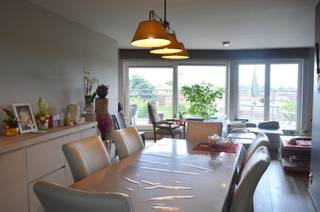 2-slaapkamer-appartement op toplocatie in het centrum van Gullegem.Een ruime lichtrijke leefruimte, ingerichte open keuken, badkamer met...