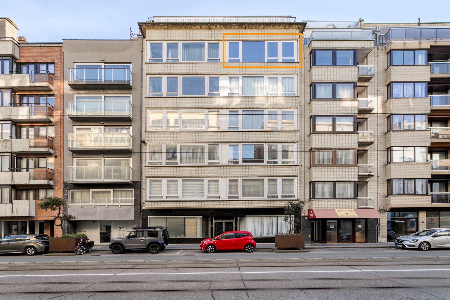 LUXUEUS AFGEWERKT 2-SLPK.-APP MET TERRAS OP 100M V/D ZEE - foto 4