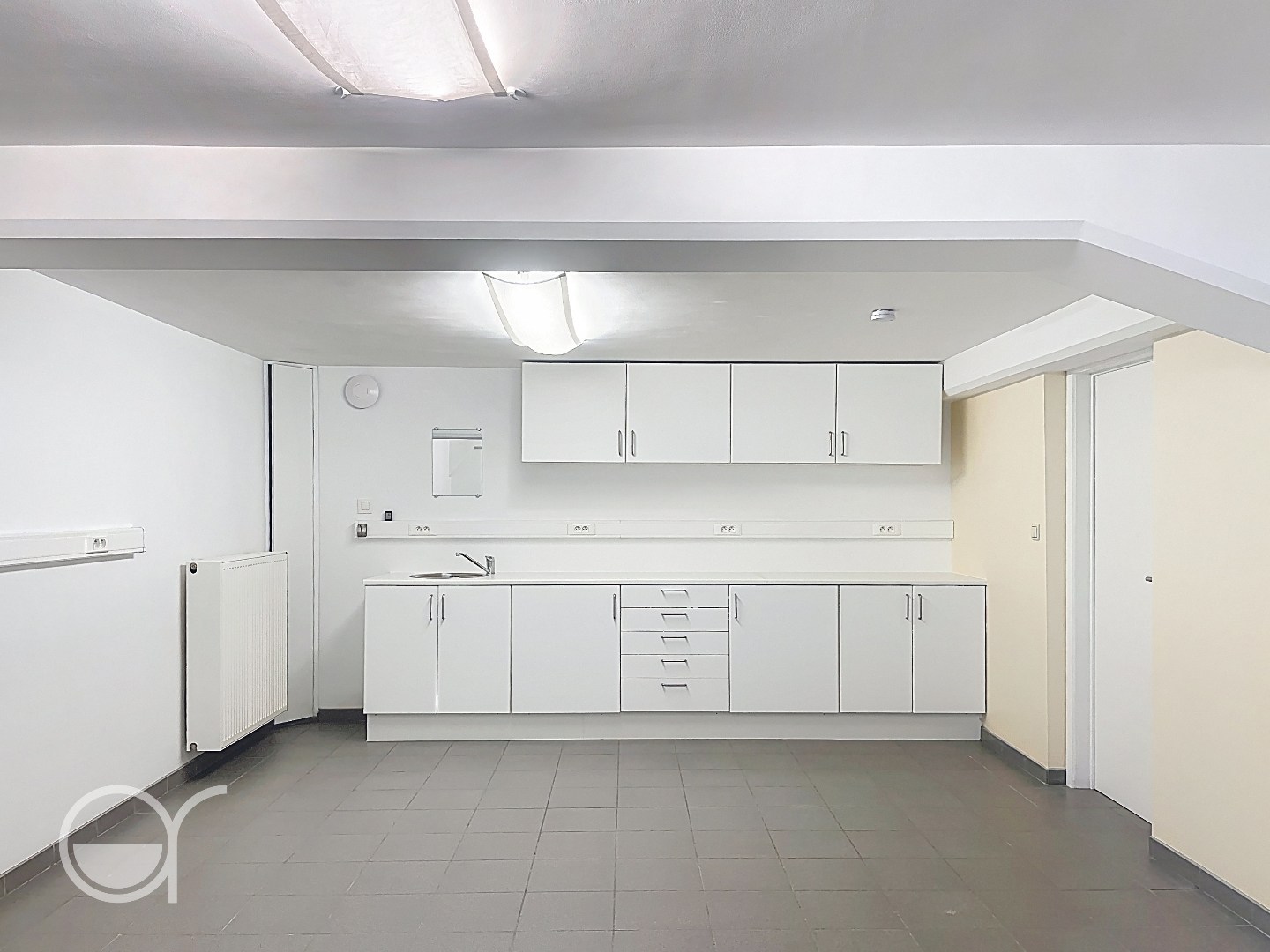 Kantoorruimte op uitstekende locatie nabij station Gent-Sint-Pieters - foto 3