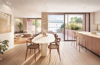 <p><span><span>!!LAATSTE APPARTEMENT IN DIT PROJECT!!</span></span></p><p><span><span>Welkom in dit prachtige gelijkvloersappartement in hartje Leuven. Met een bewoonbare oppervlakte van 121,03m² biedt dit nieuwbouwappartement alle comfort die u zich kunt wensen.</span></span></p><p><span><span> </span></span></p><p><span><span>De leefruimte met open keuken beschikt over grote ramen en zorgen voor een overvloed aan natuurlijk licht met een leuk uitzicht op de omgeving.</span></span></p><p><span><span>Met twee ruime slaapkamers en twee stijlvolle, goed voorziene badkamers (die u volledig zelf kan inrichten), ervaart u luxe en comfort in uw dagelijkse routine.</span></span></p><p><span><span> </span></span></p><p><span><span>De grote meerwaarde bevindt zich in de privé-achtertuin van ruim 70m² die mogelijkheid biedt om tot rust kunt komen in het centrum van de stad. Het zicht op de Dijle is een extra troef.</span></span></p><p><span><span> </span></span></p><p><span><span>Het gebouw beschikt over bergplaatsen en een ondergrondse fietsenstalling die bereikbaar is via een fietslift.</span></span></p><p><span><span> </span></span></p><p><span><span>Project Aleidis bevindt zich op een uitstekende centrale locatie nabij winkels, scholen en openbaar vervoer. Perfect voor iedereen die het bruisende stadsleven wil combineren met de rust van thuis.</span></span></p><p><span><span>Ontdek de troeven van het appartement en contacteer ons vandaag nog via 0470 55 64 24 of info@immolivit.be</span></span></p><p><span><span> </span></span></p><p><span><span>*</span></span><span><span>De verkoop geschiedt onder het BTW-stelsel. 6% BTW mogelijk!</span></span></p>