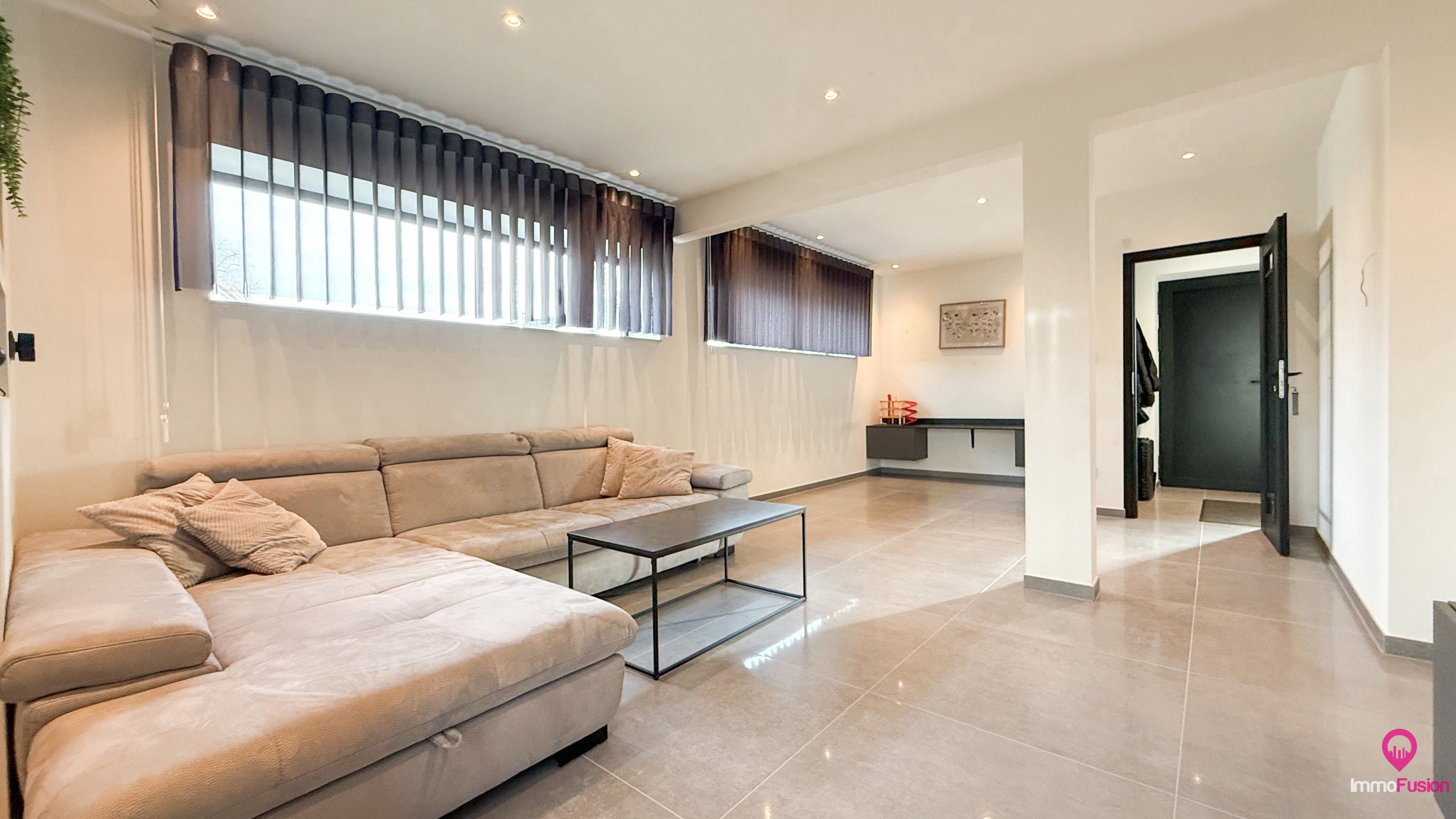 Instapklare, volledig gerenoveerde woning met 4 slaapkamers! - foto 3