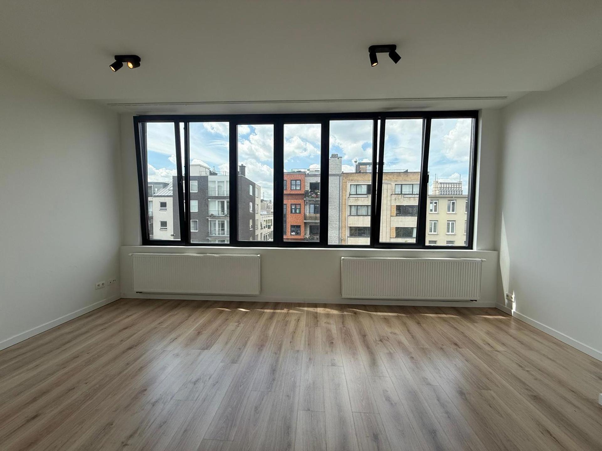 Modern 1-slaapkamerappartement op toplocatie aan de Oudevaartplaats - foto 4