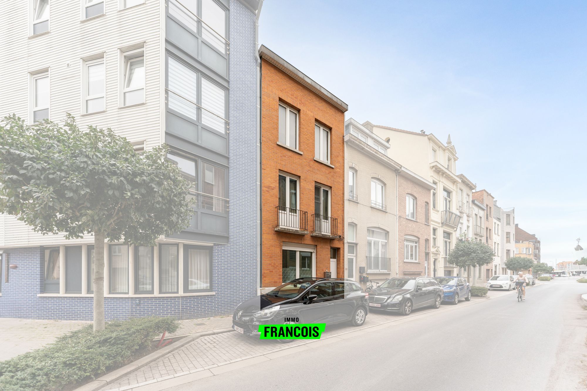 Opbrengsteigendom pal in het centrum van Blankenberge - foto 1