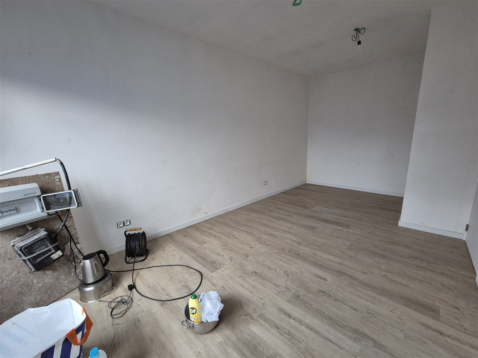 Volledig gerenoveerde, rustig gelegen woning met 4 slaapkamers. - foto 3