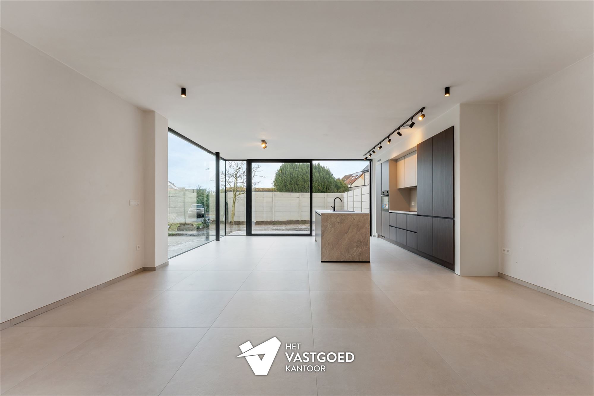 VOLLEDIG AFGEWERKTE NIEUWBOUWWONING OP CENTRALE LIGGING TE BERINGEN - foto 3