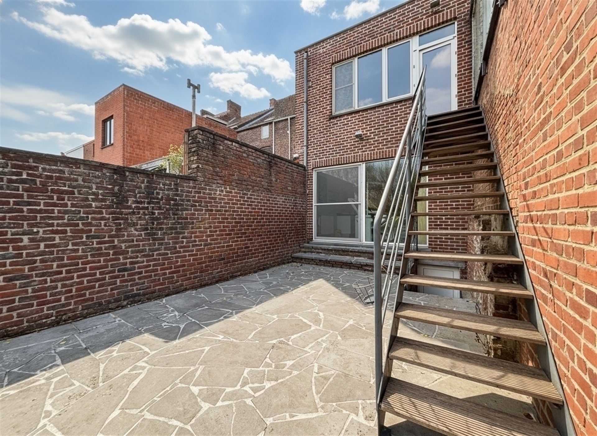 Belle maison de ville avec jardin  - photo 3