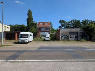 Terrain à bâtir / Logement et entrepôts * Brechtsebaan 280 : garage avec espace arrière * Brechtsebaan 282 : maison et entrepôts Les bâtiments...