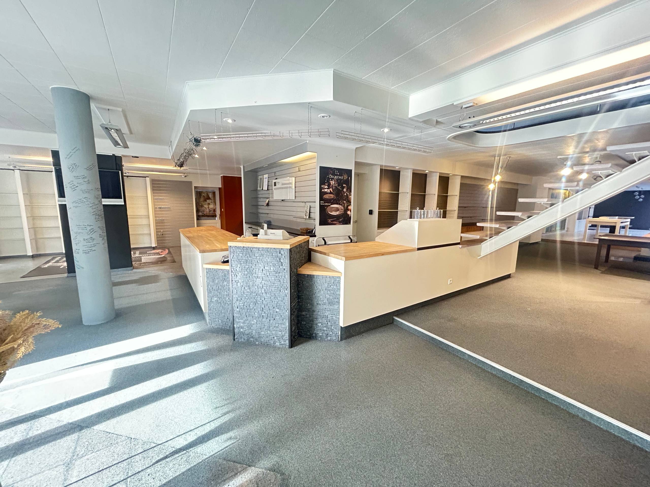 Ruime handelsruimte + woonst + appartement + magazijn - foto 4