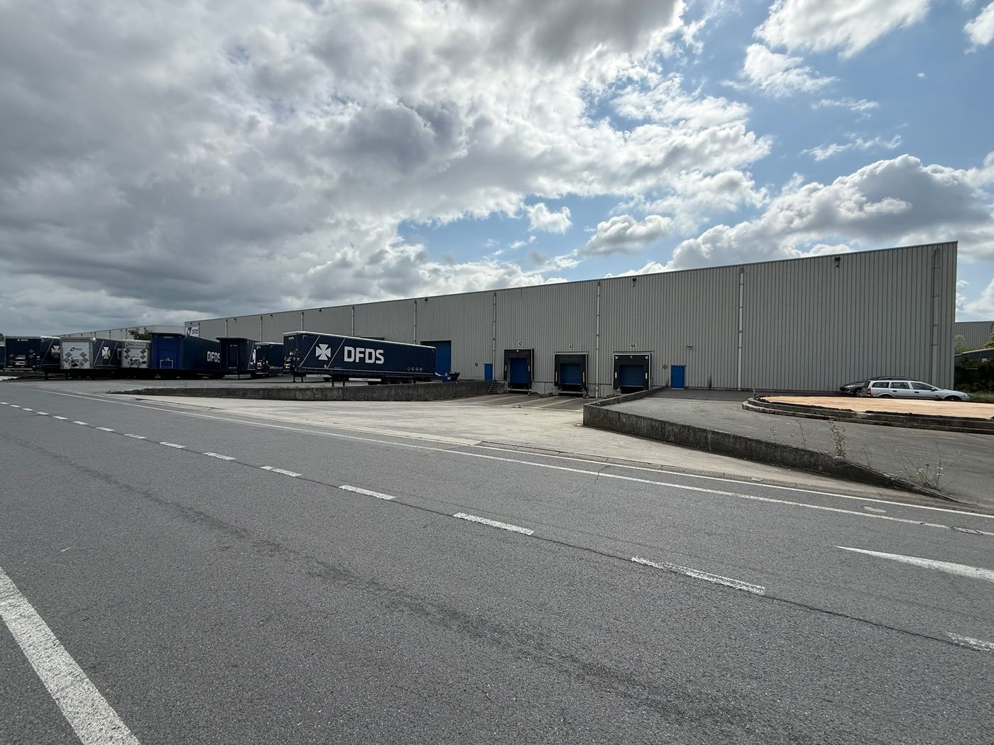 5800 m² opslagruimte met kantoor op toplocatie vlakbij de R4 - photo 4