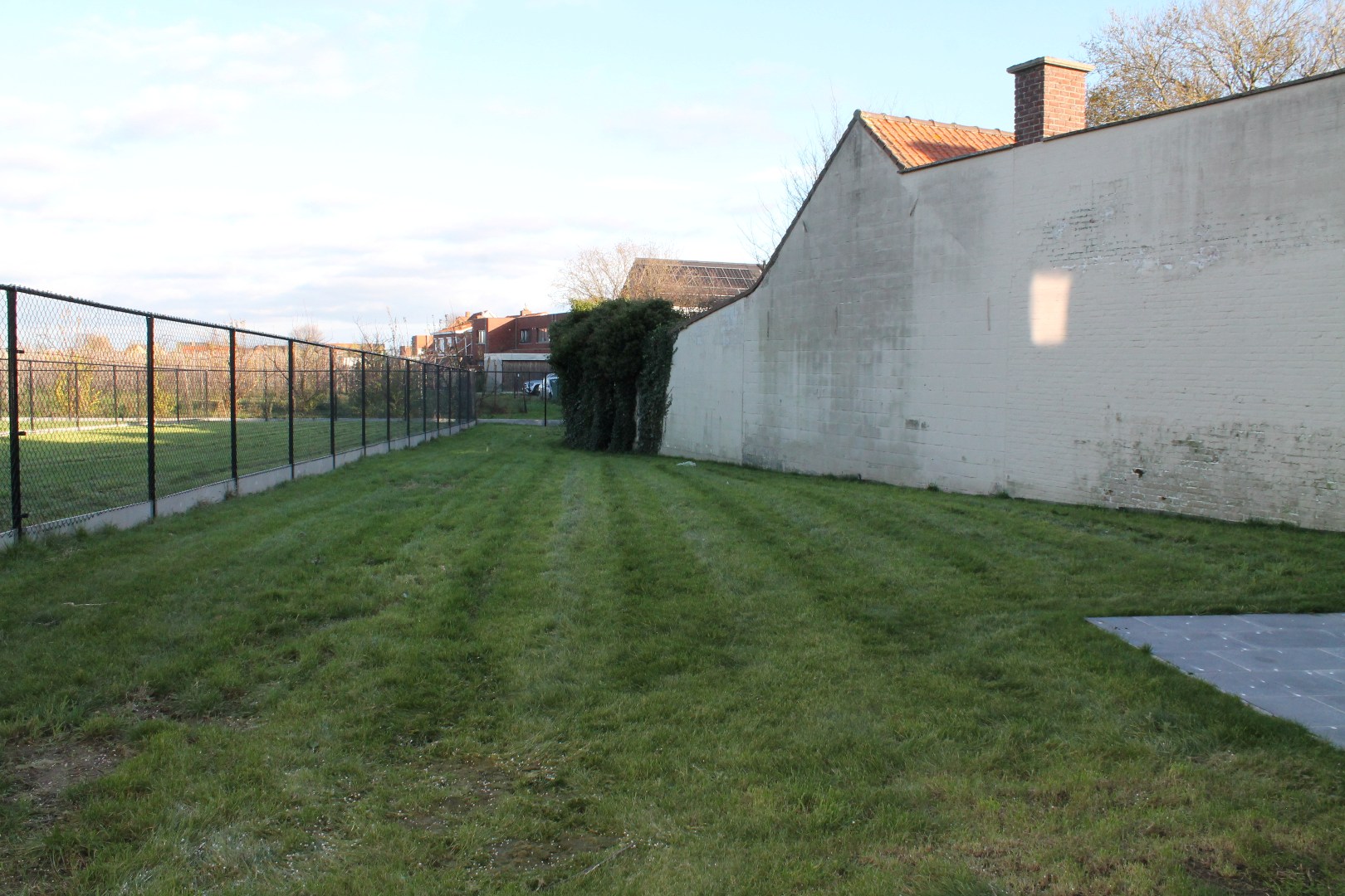 Stijlvolle en ruime nieuwbouwwoning met garage en tuin op 555 m² - foto 4