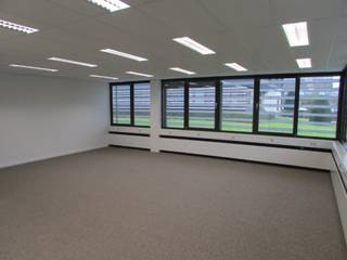 Prachtige, moderne kantoren gelegen in het Keiberg Park, vlakbij op- en afritten van de Ring van Brussel, op 10 minuten van de luchthaven...