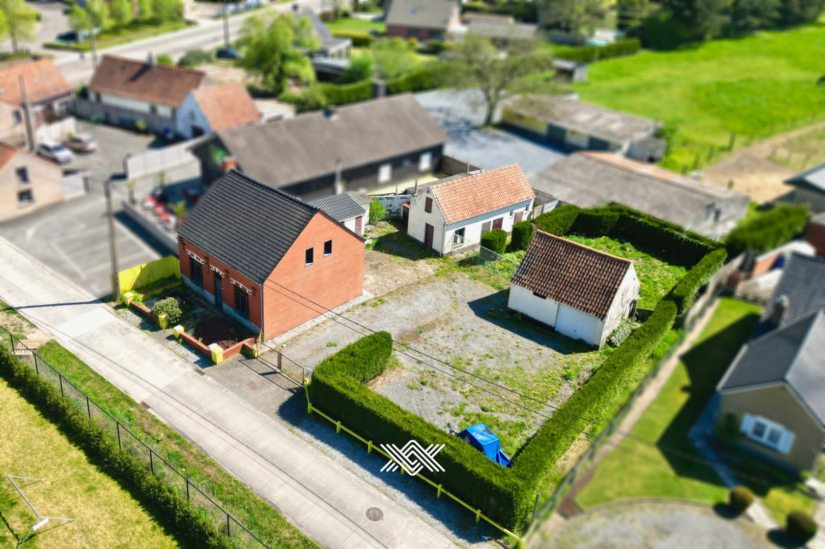 Vrijstaande woning met bijgebouw en zonrijke tuin - photo 1