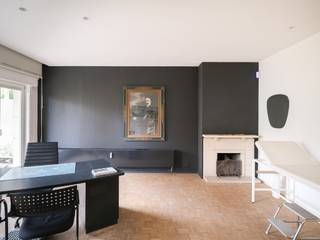 Ruim appartement met karakter, licht en een uitstekende liggingOp de gelijkvloerse verdieping van de standingvolle residentie 'Versailles' bevindt...