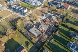 Rustig en residentieel gelegen bouwgrond voor een 4-gevelvillaBouwmogelijkheden:Maximaal 2 bouwlagen + eventuele zolder + eventuele...